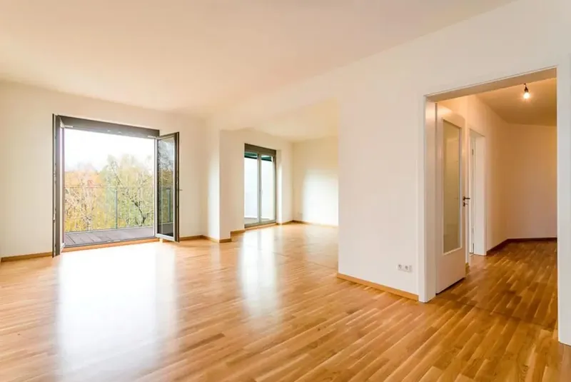 Helle 4,5-Zimmer-Wohnung mit großem Balkon — photo 1